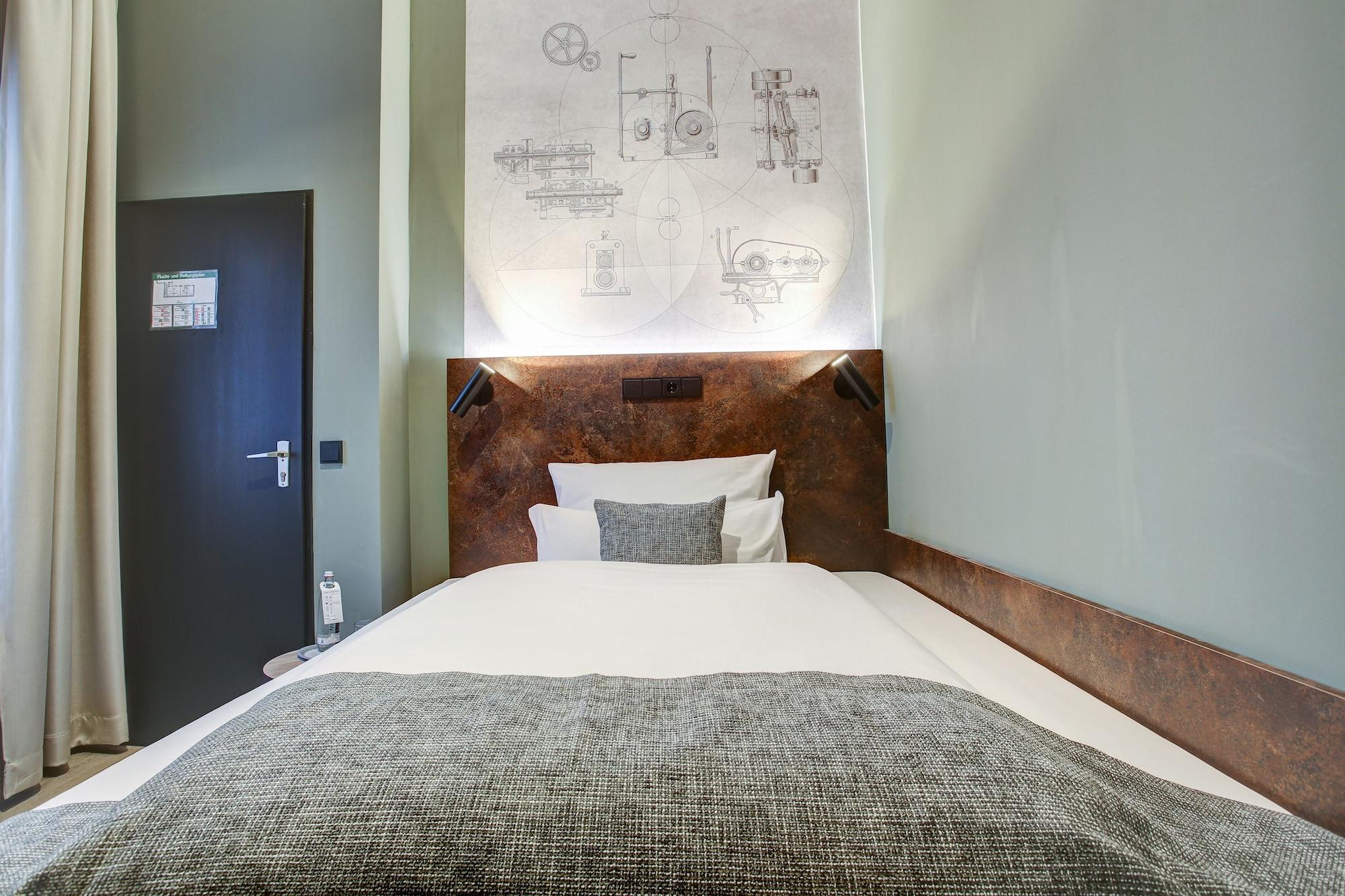 Single Room,1212068497:JPEG